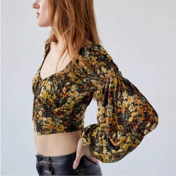 Urban Outfitters | Elowen Blouse Black Motif Floral Small Cropped Fall Autumn - Picture 3 of 8